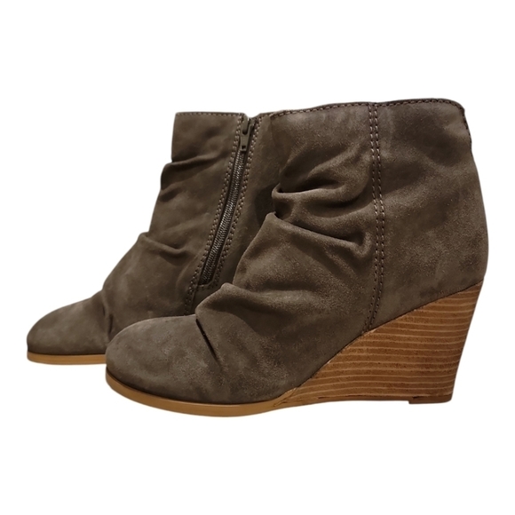 Diba Shoes - NEW DIBA Bailey Suede Bootie Size 9